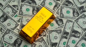 El dólar se debilita con una inflación más suave y el oro apunta a máximos históricos